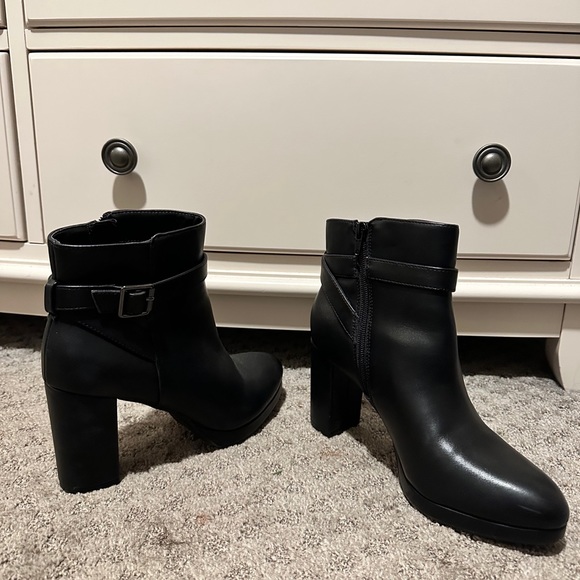 Black Buckle Kelly & Katie Booties with Zippers - Picture 3 of 7